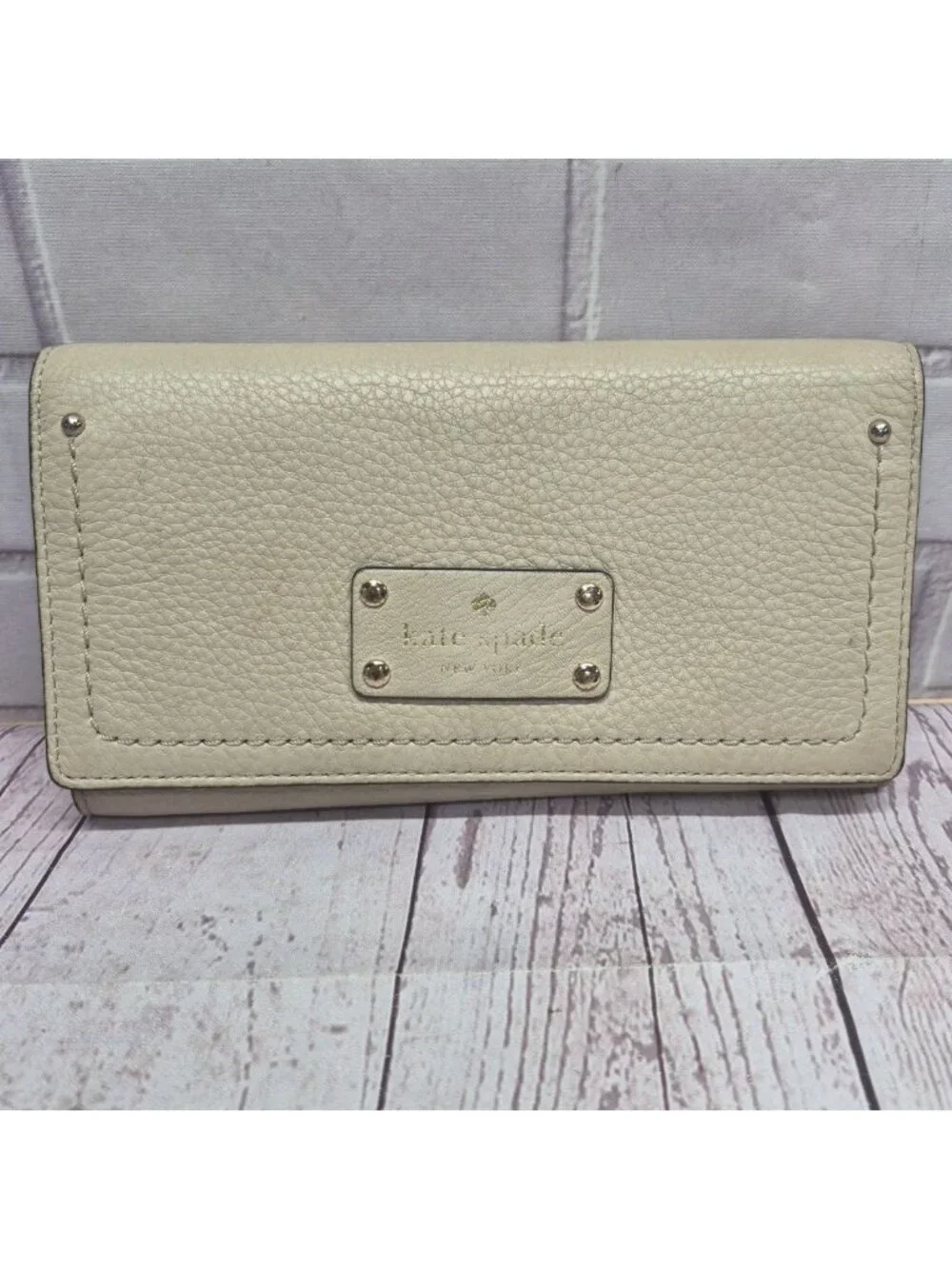Kate Spade New York Clutch‎ Wallet Med Pebbled Beige Bifold ~Zippered Storage